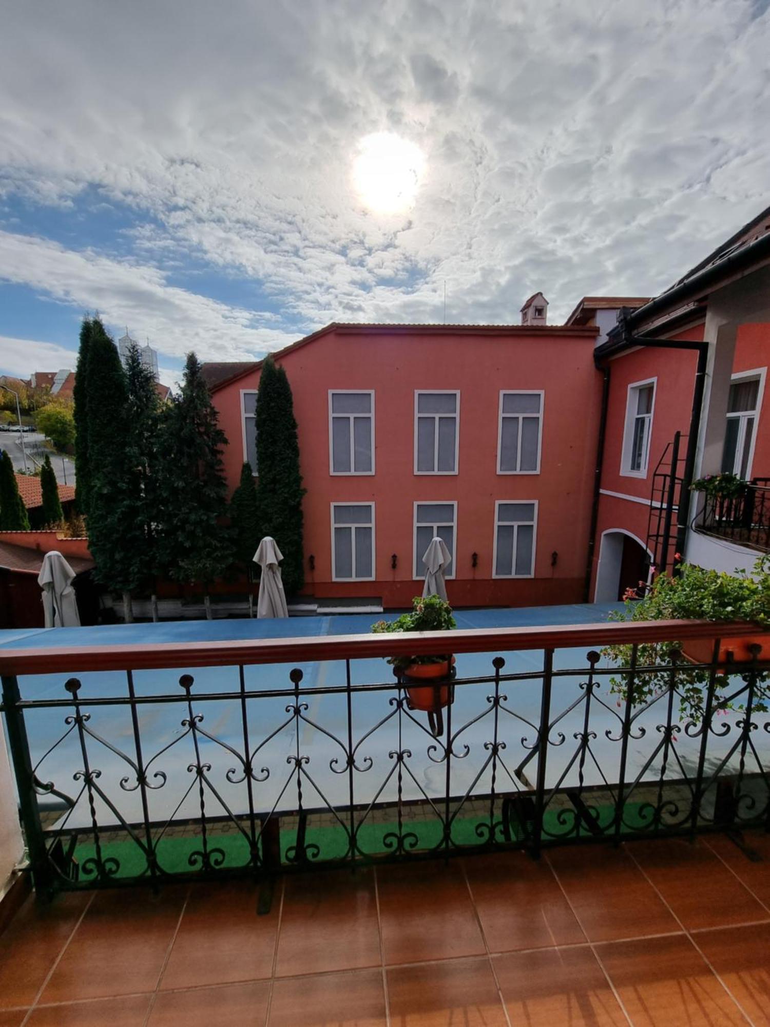 Pensiunea Korona And Restaurant Меркуря-Чук Экстерьер фото
