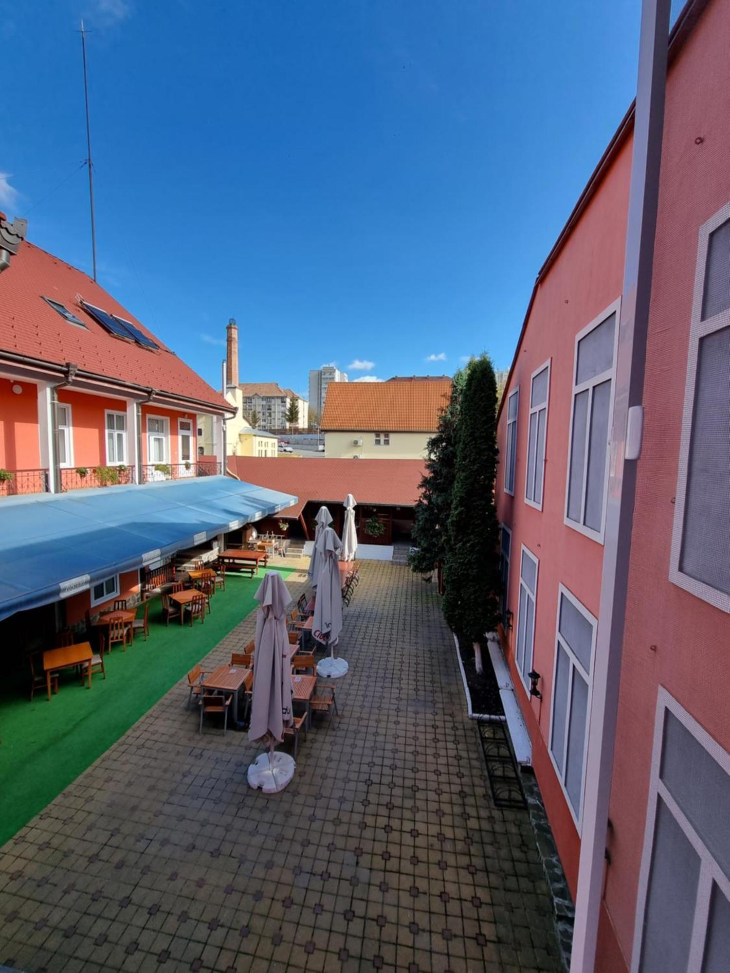 Pensiunea Korona And Restaurant Меркуря-Чук Экстерьер фото