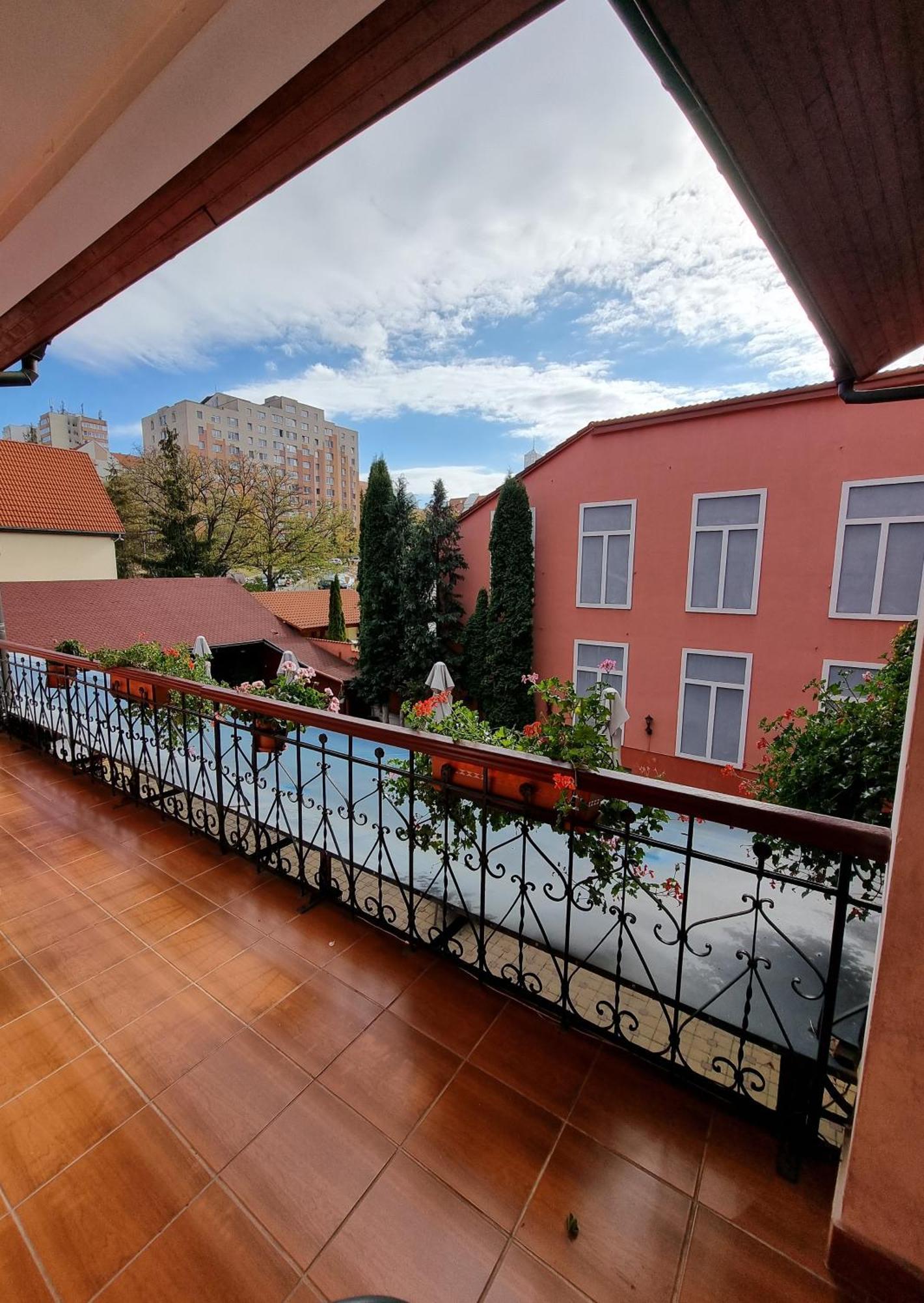 Pensiunea Korona And Restaurant Меркуря-Чук Экстерьер фото